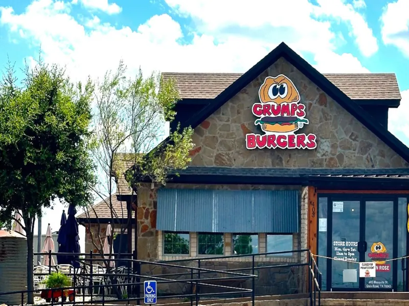 Grumps Burgers in Glen Rose, Texas